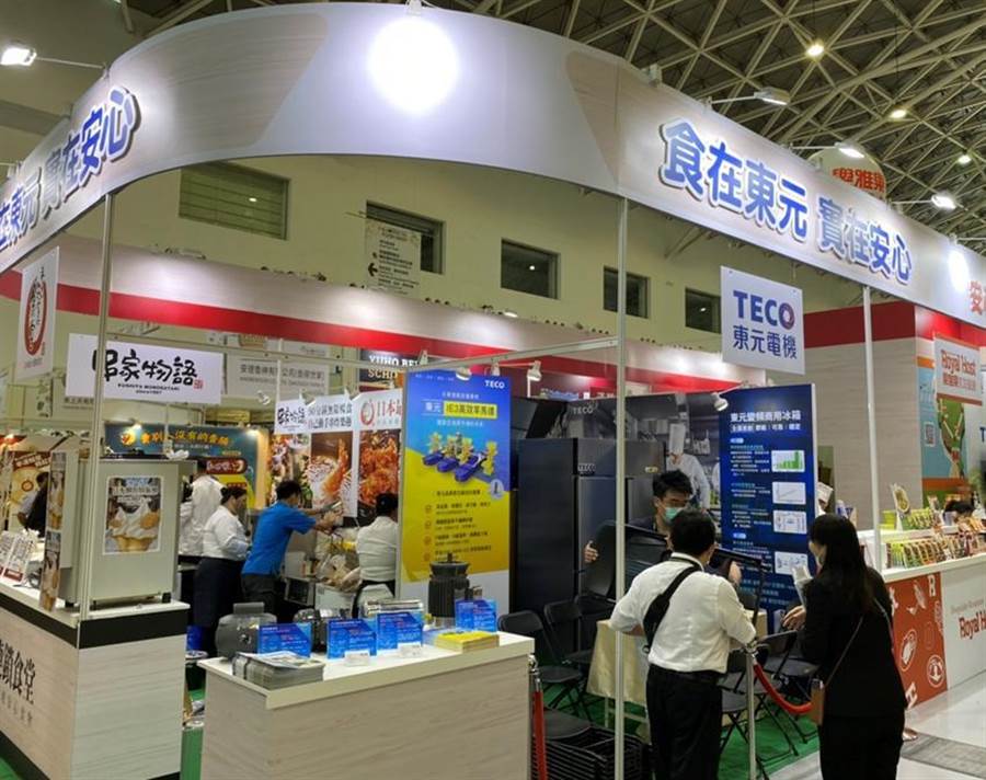 （東元首度以馬達及變頻商用冰箱，與東元集團餐飲事業(yè)攜手參加2020高雄國際食品展，也展出多種應(yīng)用于食品機械設(shè)備的不鏽鋼馬達、鑄鐵殼馬達及單相鐵板殼馬達。圖／東元集團提供）
